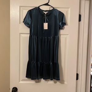 Jewel green. Velvet/suede dress